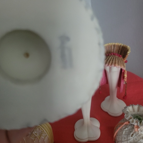 PEARLED VELVET VINTAGE WILLOW HALL AGE OF ELEGANCE 9 PIECES - Picture 7 of 16